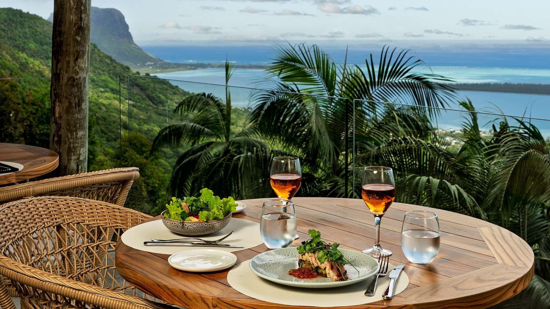 Le Chamarel Restaurant Offers